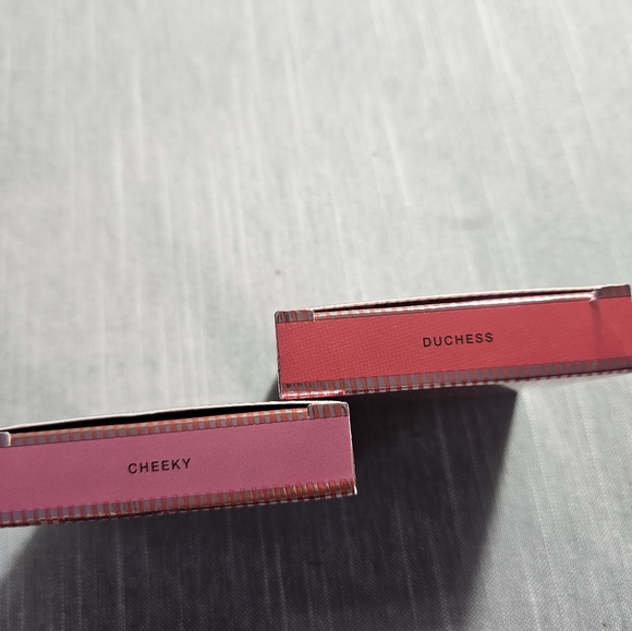 Lawless BEAUTY SET bluches & BALM sticks - Picture 3 of 14